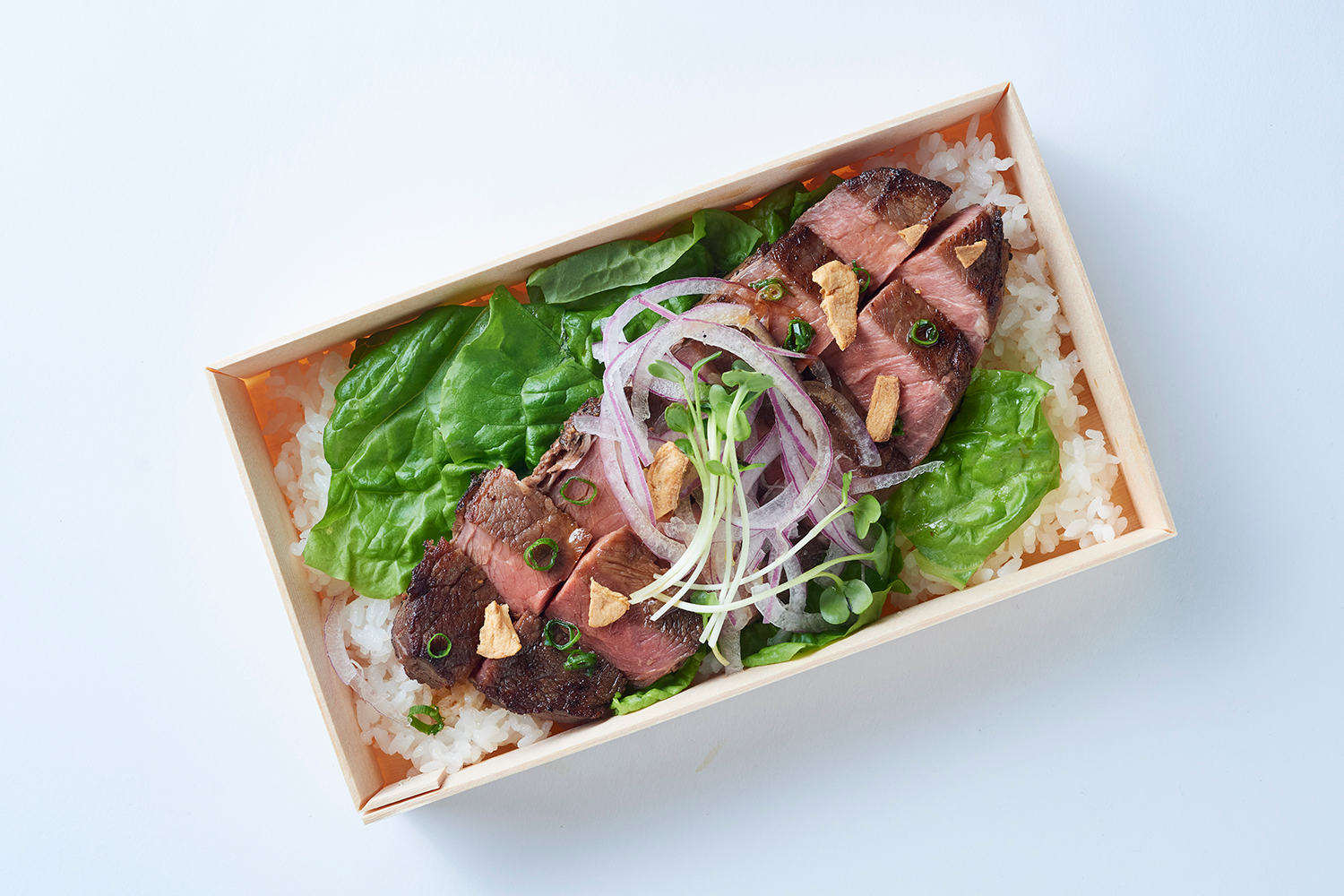 希少部位ともさんかくを使ったガーリックステーキ重