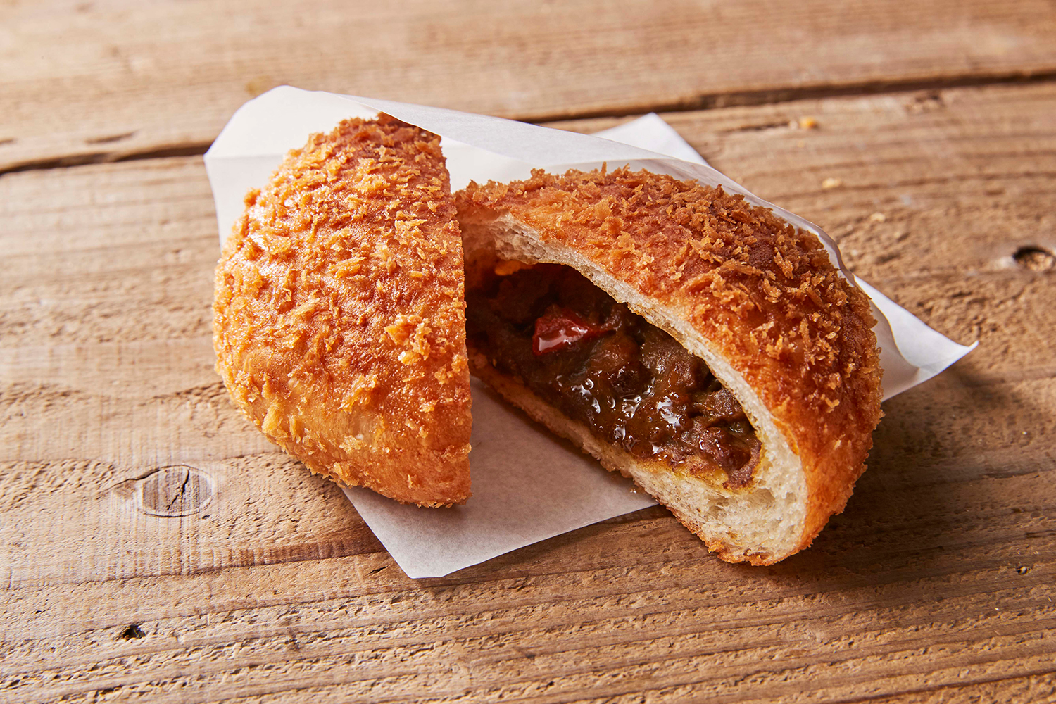 人気の青星寮カレーパン